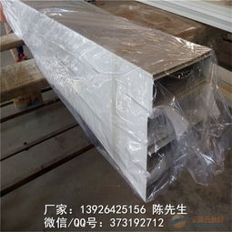 金屬吊頂幕墻建材中的仿木紋U型弧形鋁方通材料科學研究